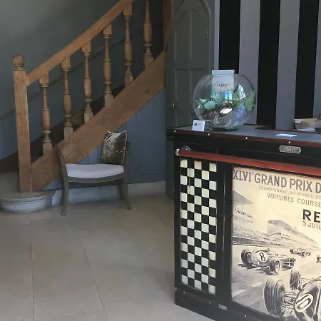 Bed & Breakfast Le Chateau D'hermonville / D'hotes 3*