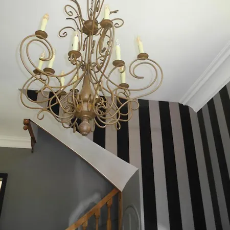 Le Chateau D'hermonville / D'hotes Bed & Breakfast