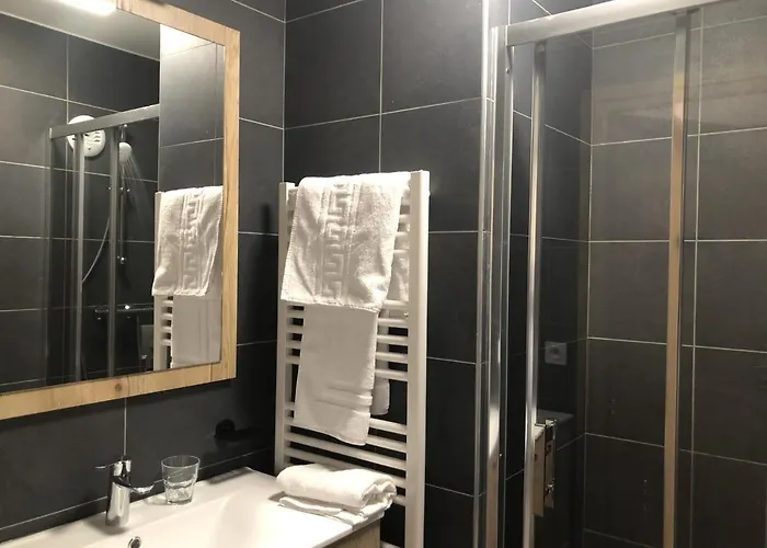 Couette-café Le Château D'hermonville / D'hôtes