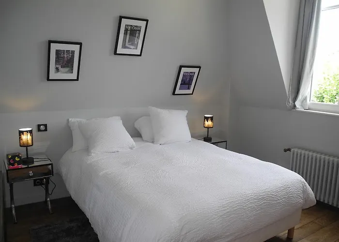 Le Château D'hermonville / D'hôtes Couette-café 3*