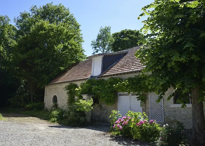 Couette-café Le Château D'hermonville / D'hôtes