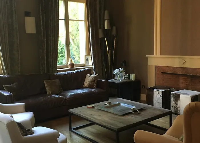 Couette-café Le Château D'hermonville / D'hôtes 3*