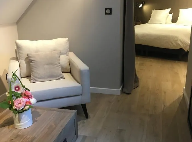 Le Château D'hermonville / D'hôtes Couette-café 3*