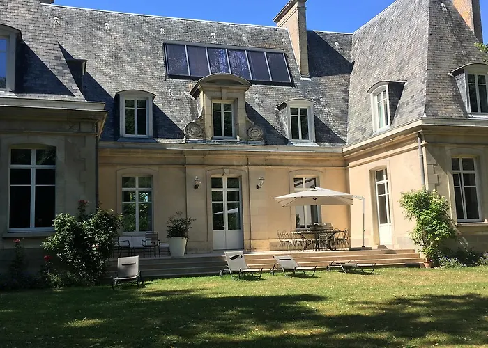 Le Château D'hermonville / D'hôtes