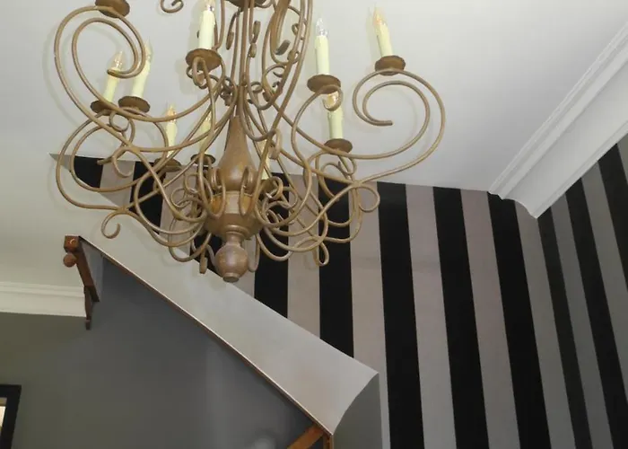 Le Château D'hermonville / D'hôtes Couette-café