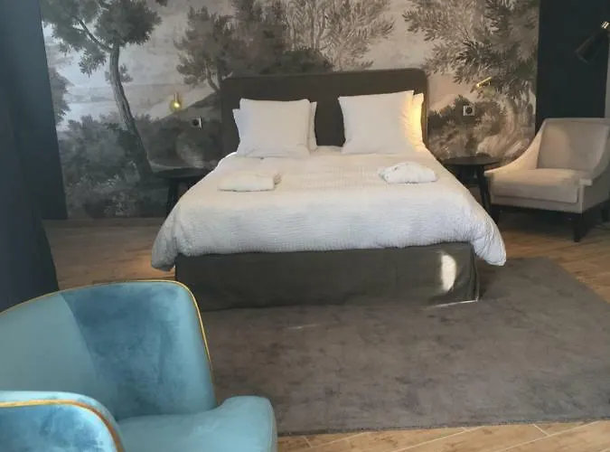 Couette-café Le Château D'hermonville / D'hôtes 3*