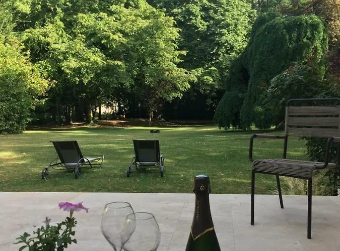 Le Château D'hermonville / D'hôtes Hermonville