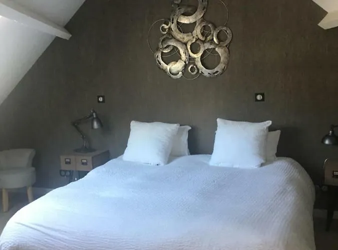 Le Château D'hermonville / D'hôtes Couette-café Hermonville