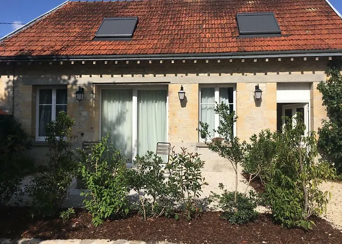 Couette-café Le Château D'hermonville / D'hôtes Hermonville